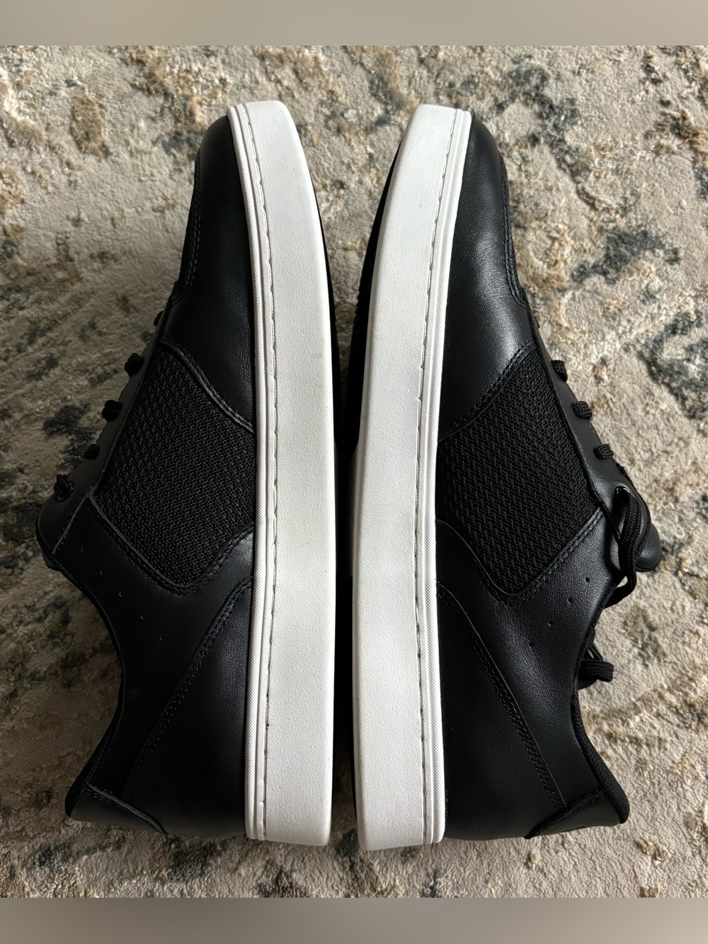 Kizik Oslo Sneakers Shoes NEW Men’s 10.5 Black leather white - Picture 4 of 8
